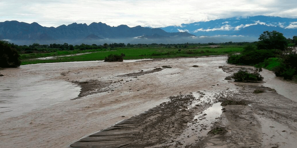 Declaran en emergencia por lluvias a 380 distritos del país
