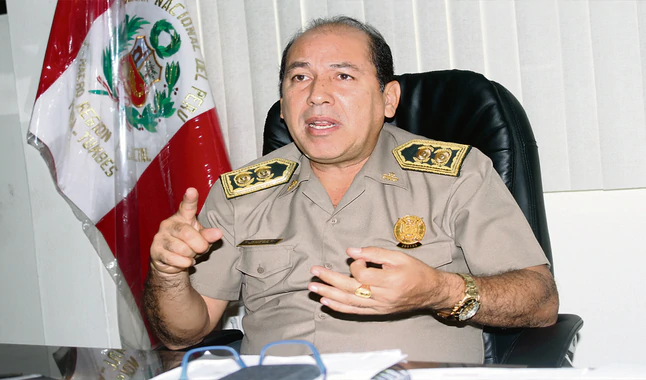 Retiran a general de la Policía Lucas Nuñez de La Libertad por compras sobrevaloradas corrupción