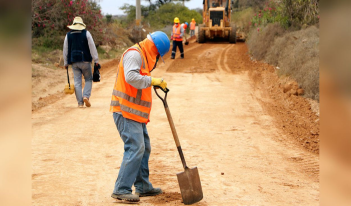 Afirmado de 51 caminos vecinales en Pacasmayo en su tramo final - Pacasmayo