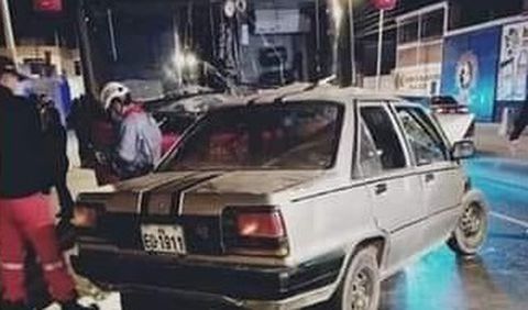 Choque de automóvil con ómnibus deja un muerto en La Libertad