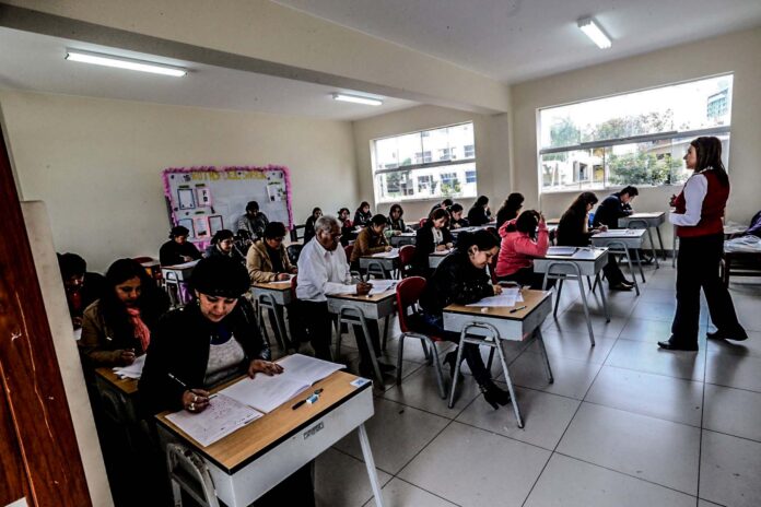 Gobierno regional entregará bono único para 24 mil maestros y auxiliares de La Libertad