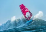 Morisio encuentra la ola adecuada y escribe la historia del windsurf
