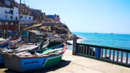 Oleajes anómalos cierran puertos en Perú